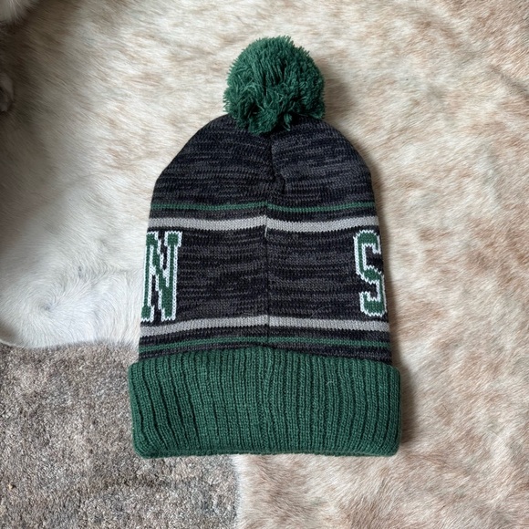 Harry Potter Slytherin Beanie - Picture 2 of 2